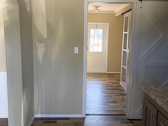 3rd image of 1294 County Road 811