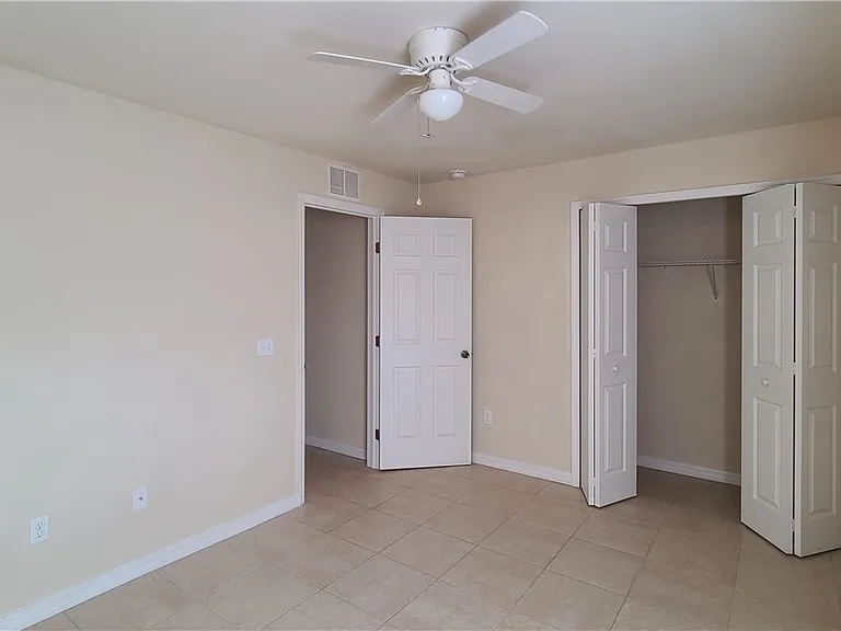 115 SE 12th Ter #115 — Photo 17
