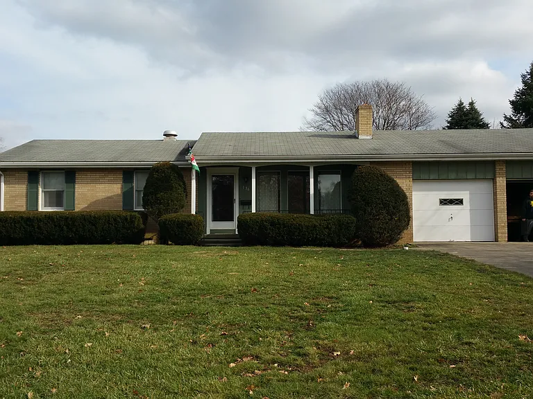 136 Indiana Ave — Photo 22