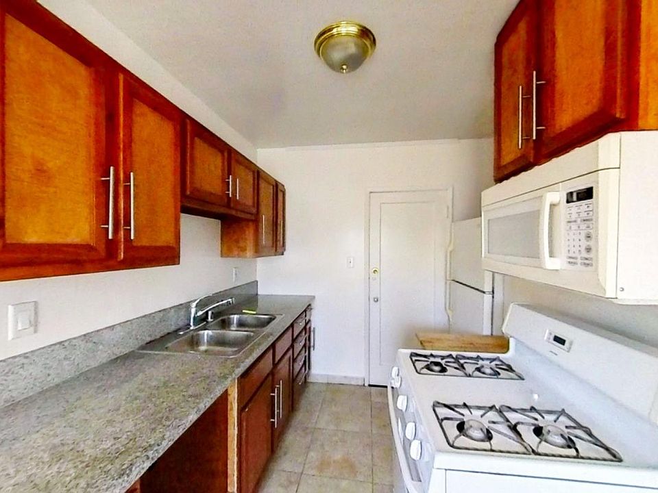1st image of 1209 S La Cienega Blvd #1213E