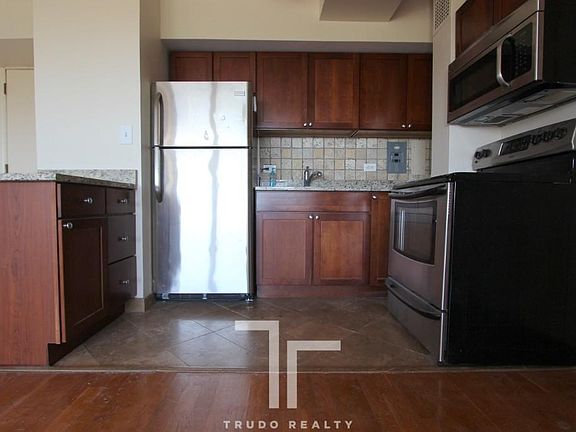 2nd image of 4180-2 N Marine Dr #802
