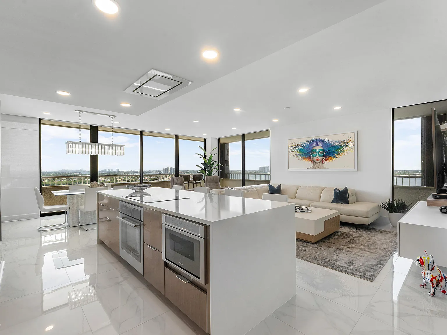 Reaches Condo — Photo 1