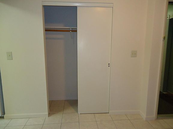 5th image of 14 Kensington Cir APT D