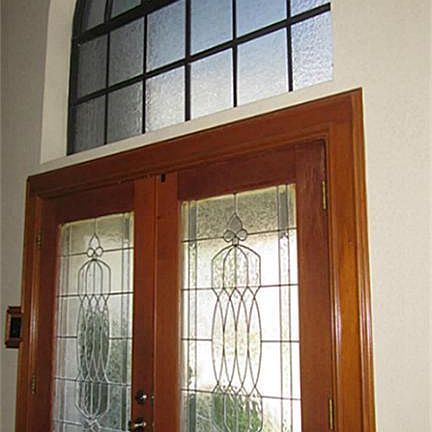  Exquisite double door entrance with bay window