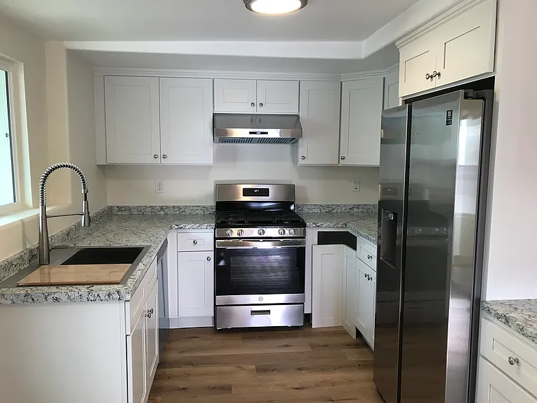 419 S I St #B — Photo 3
