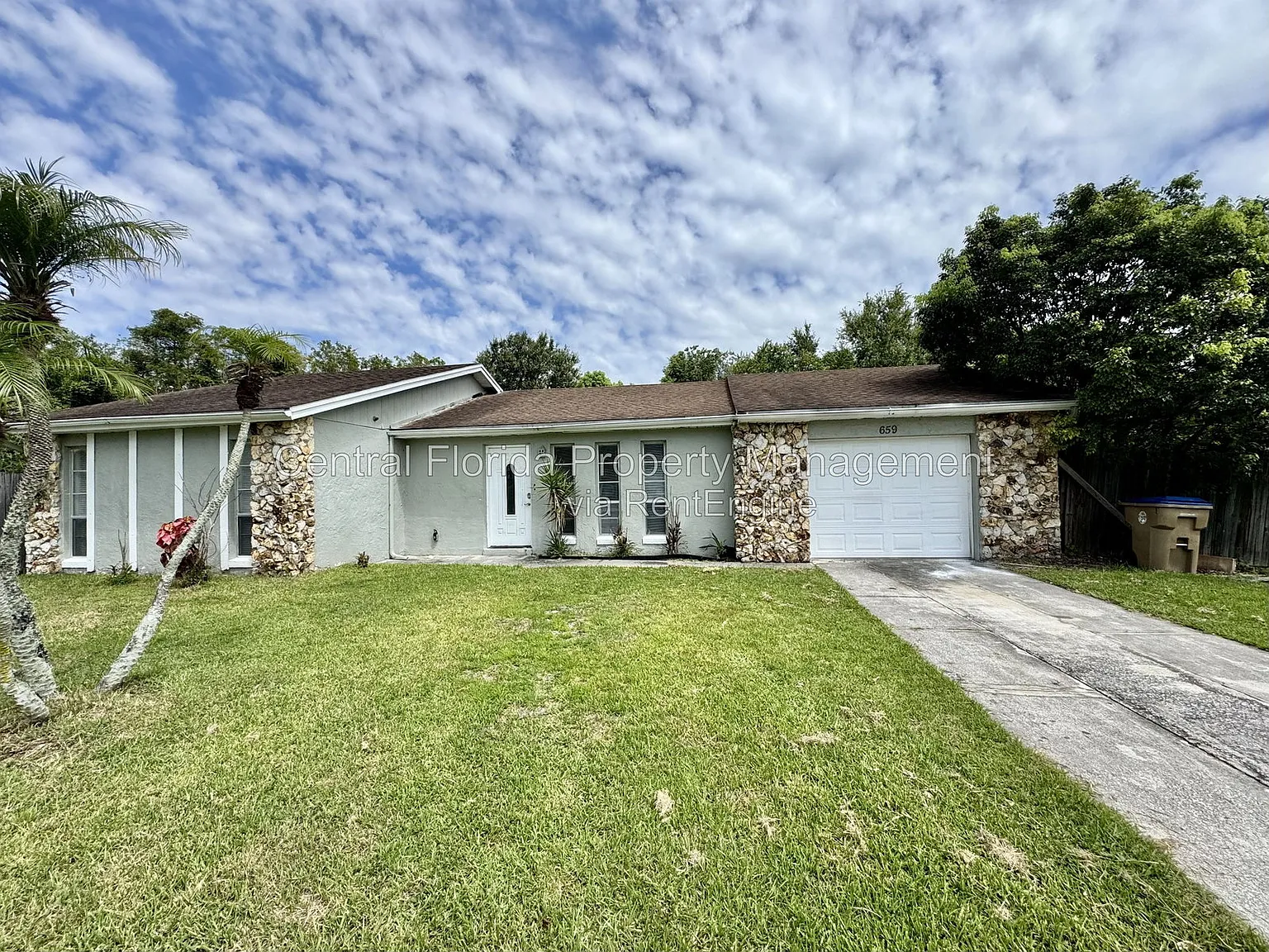 3 bed, 2.0 bath, 1693 sqft, $2,099 — Photo 1