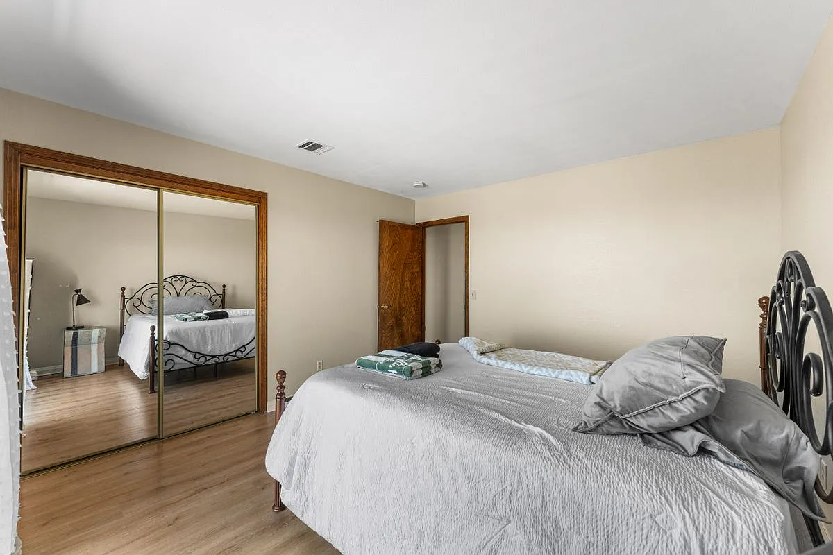 4 bed, 3.0 bath, 2894 sqft, $4,490 — Photo 4