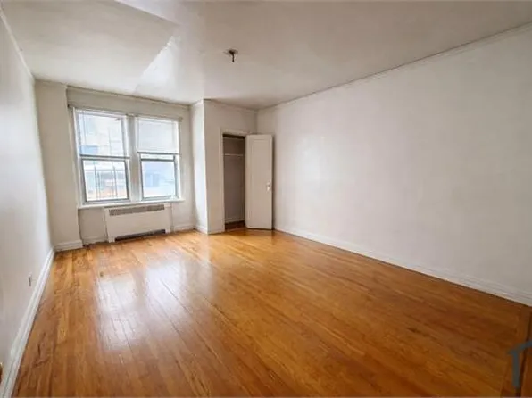 2860 Valentine Ave #B5, Bronx, NY 10458