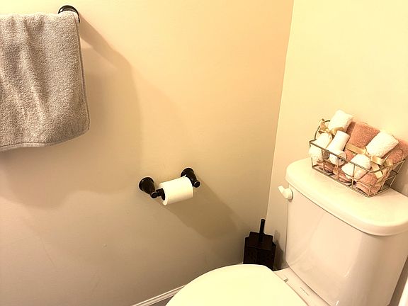 4th image of 8911 Ringview Dr #1