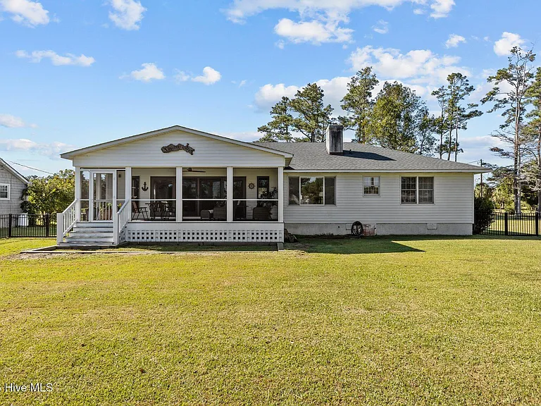 180 Wallace Rd — Photo 43