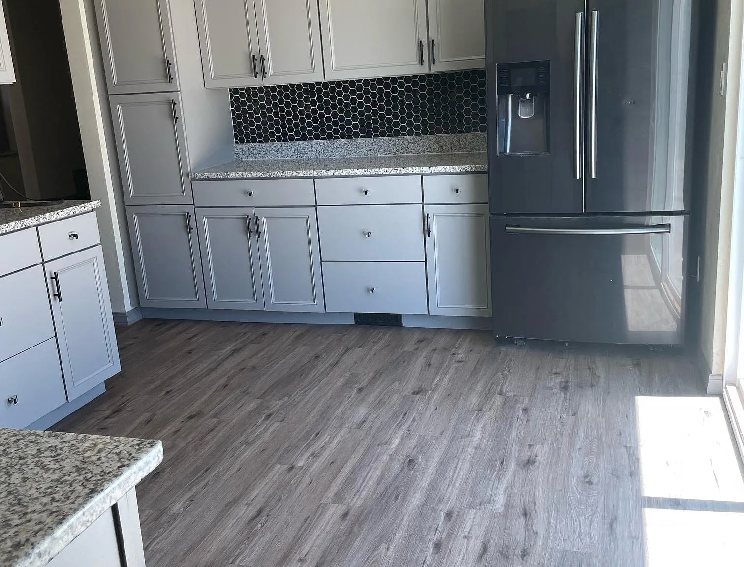 3 bed, 1320 sqft, $2,300 — Photo 2