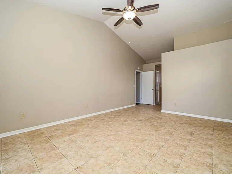 1510 Storington Ave — Photo 5