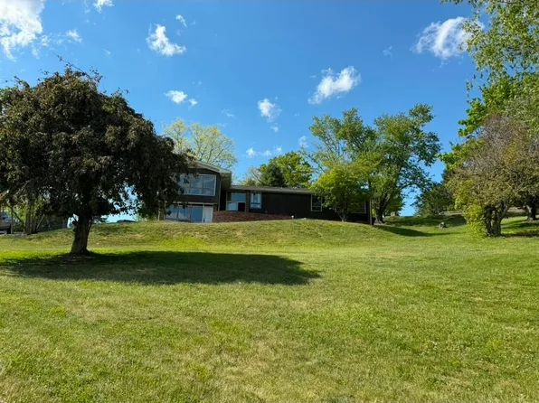 212 Hillcrest Dr, Princeton, WV 24740
