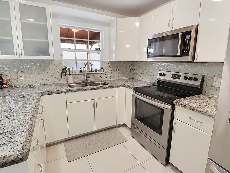17920 NW 68th Ave #31 — Photo 12