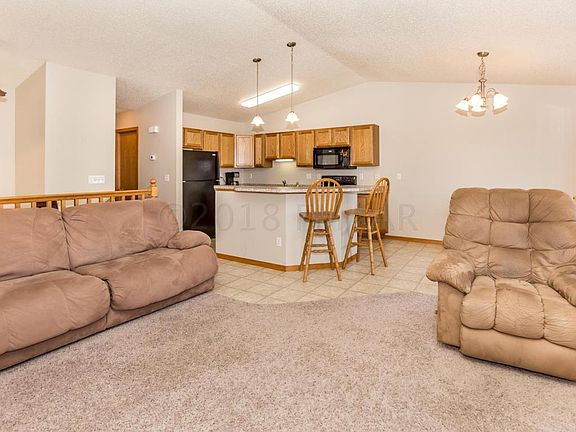 2nd image of 1018 42nd Ave W