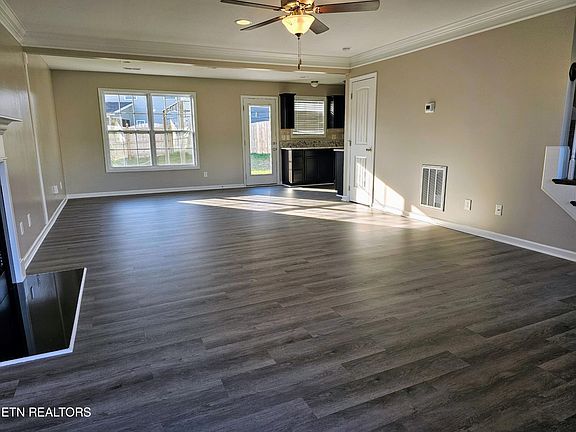 5th image of 3023 Farmhouse Dr