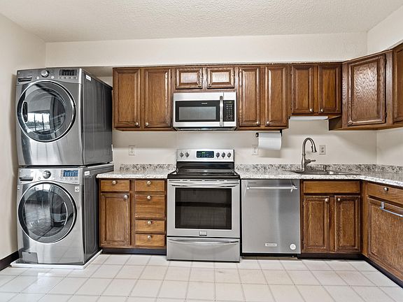 5th image of 3709 S George Mason Dr APT 506