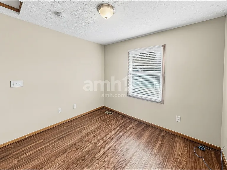 825 Whitehead Dr — Photo 14