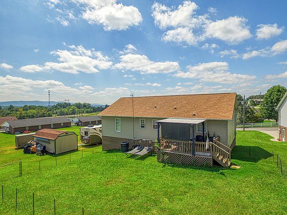 3rd image of 104 Comanche Way