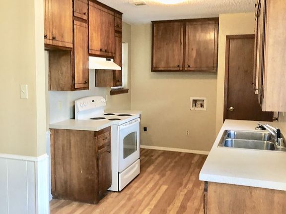3rd image of 808 N Elkhart Ave APT B
