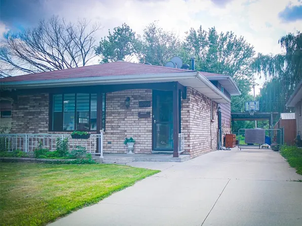 2709 Clemenceau Blvd, Windsor, ON N8T 2P9