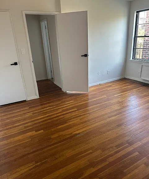 24 Middle Neck Rd #2G — Photo 2