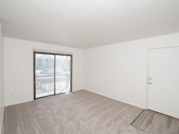 1302 E Elm St #304