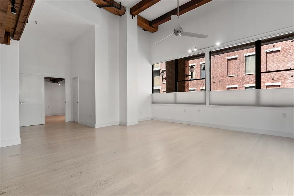 2 bed, 1.0 bath, 1175 sqft, $4,750 — Photo 3