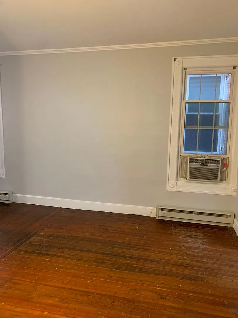 11 Hooker Ave — Photo 2