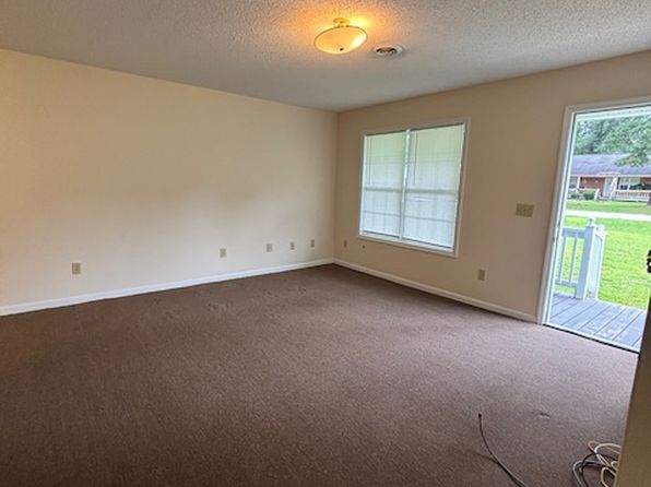 134 Basin Dr