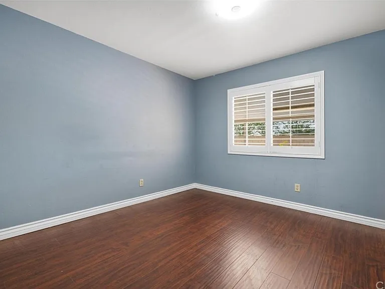 1645 W Victoria St — Photo 34