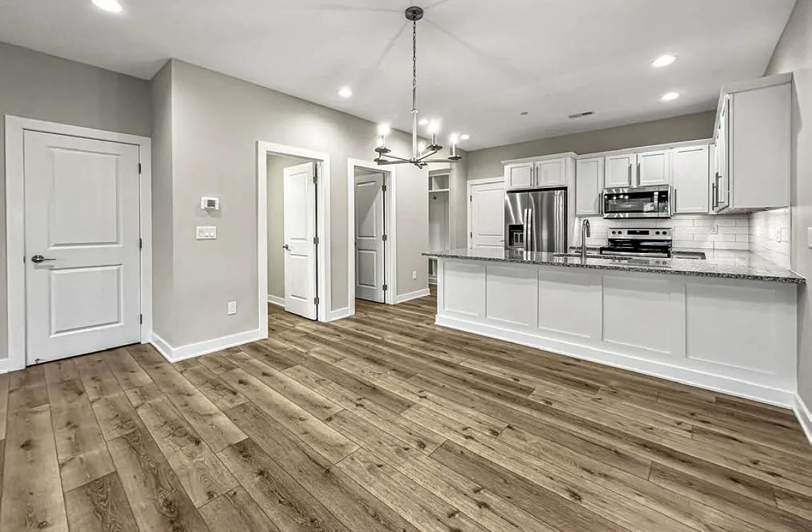 3 bed, 2.5 bath, 1667 sqft, $2,100 — Photo 1