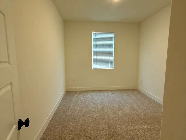 4040 W Babcock Ave — Photo 7