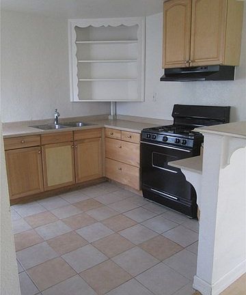 5th image of 310 N Lindsay St