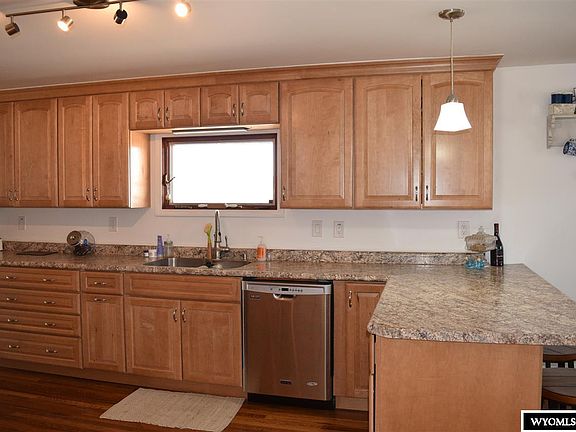 5th image of 854 S 2nd St
