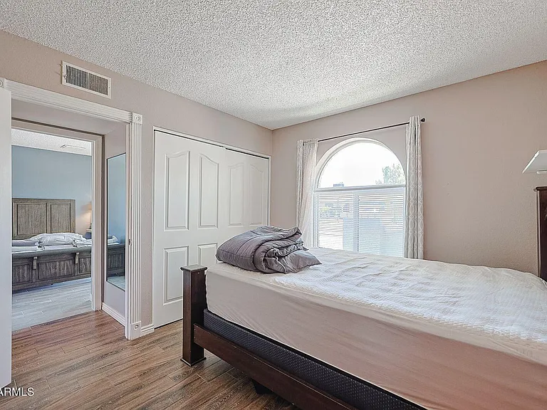 4026 W Willow Ave — Photo 17