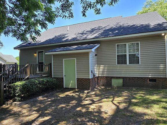 5th image of 703 W Country Club Drive