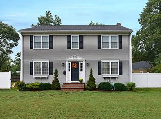 5 Garfield Ave, Rumford, RI 02916