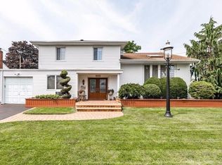 2257 Legion St, Bellmore, NY 11710