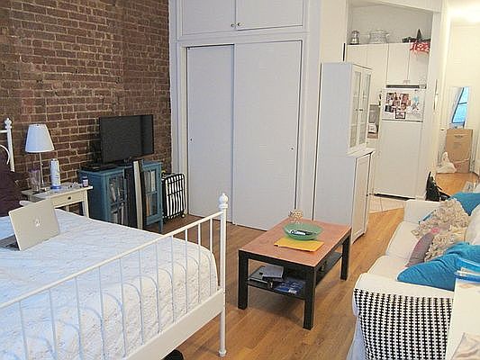 3rd image of 424 E 75th St #1G