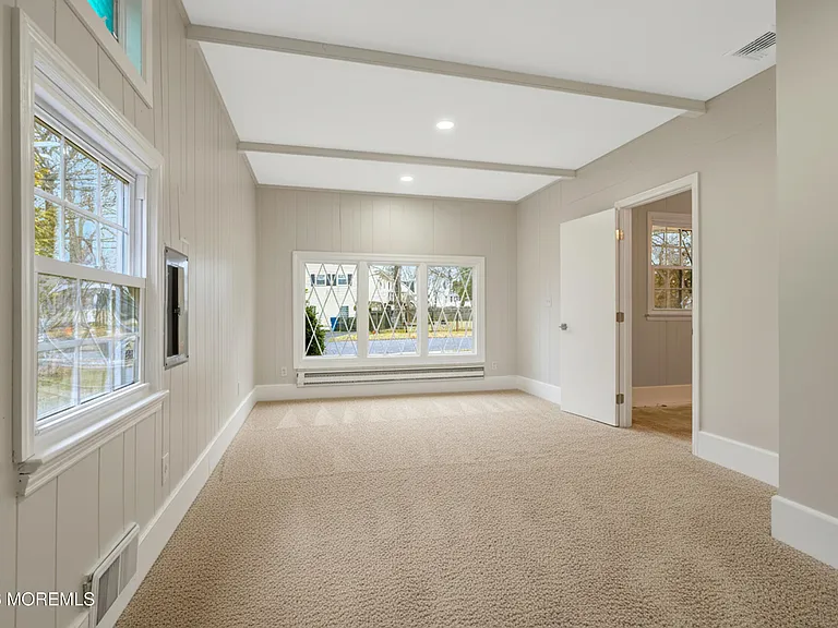 429 Lake Ave — Photo 21