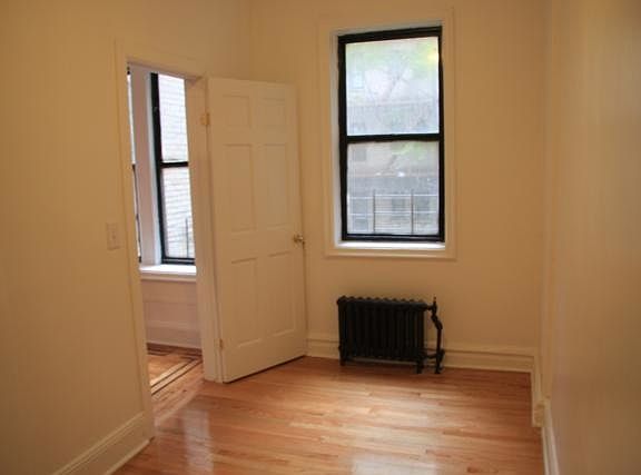 4th image of 33 Crooke Ave APT 3D