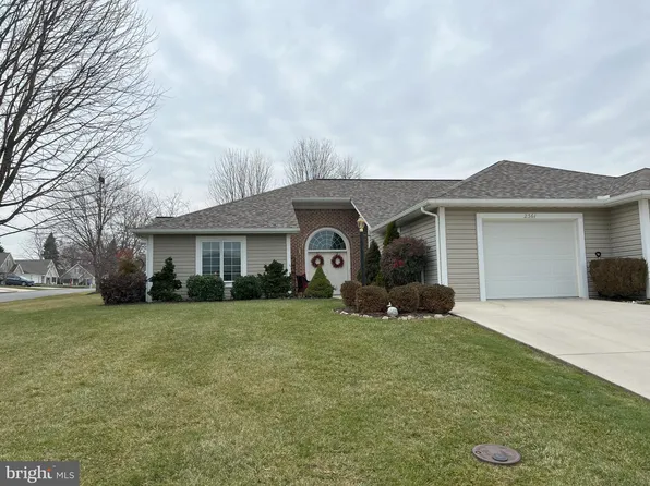 2361 Aronimink Cir, Fayetteville, PA 17222