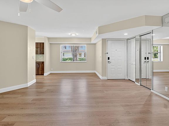 5th image of 2408 Aspen Way #2408