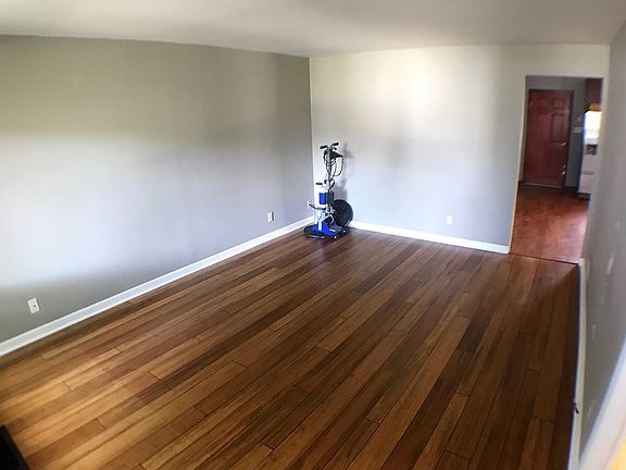5th image of 2958 S California St