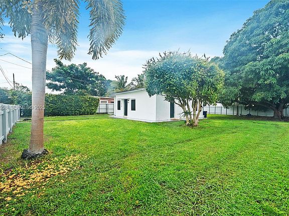 5th image of 11630 SW 185th St