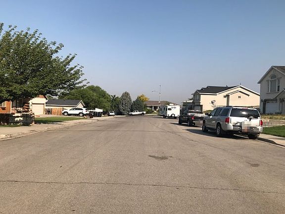 4th image of 1951 Montana Ave