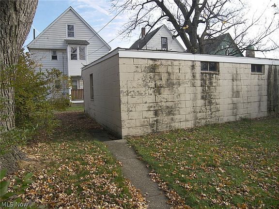 5th image of 710 E 155th St