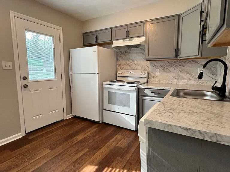 3517-3523 Troxell Rd SE — Photo 14