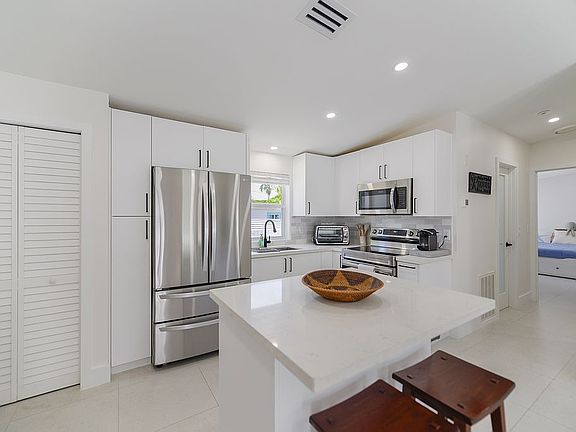 2nd image of 11 Mockingbird Rd